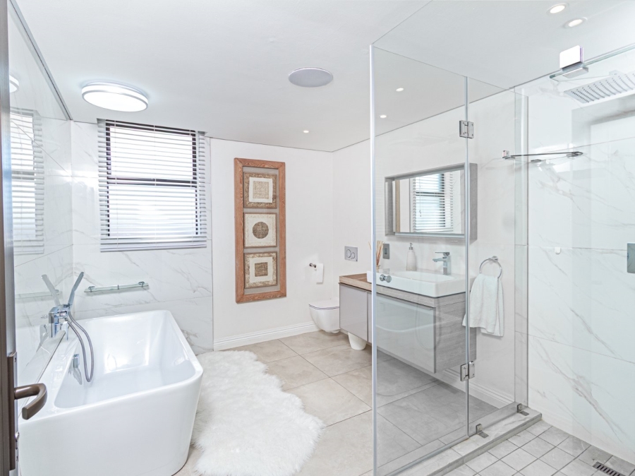 6 Bedroom Property for Sale in Birdwood Estate North West